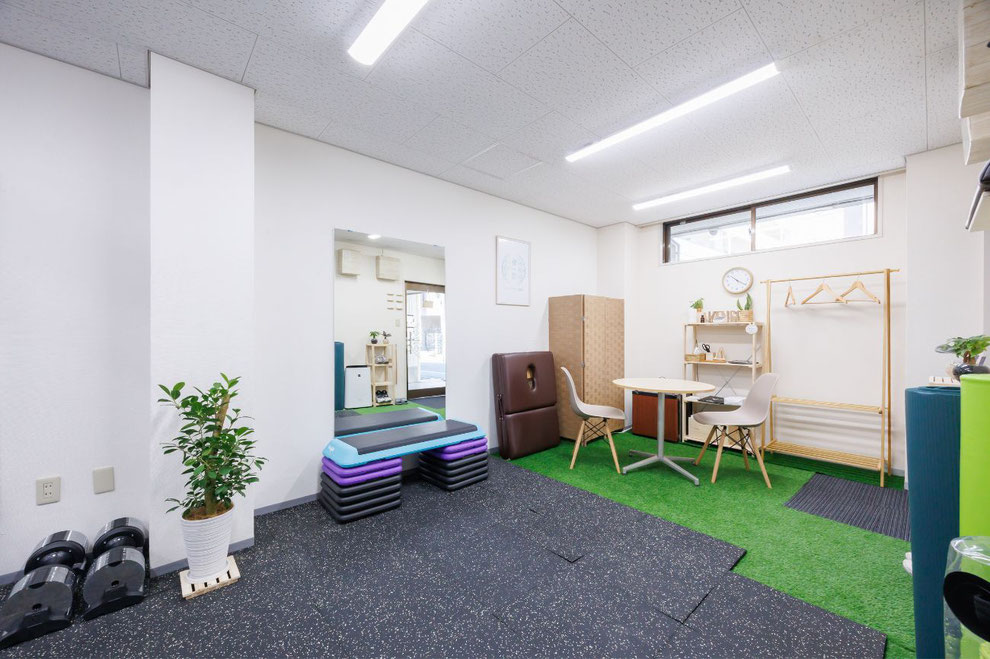 府中の中高年のためのパーソナルジム健想の店内の様子