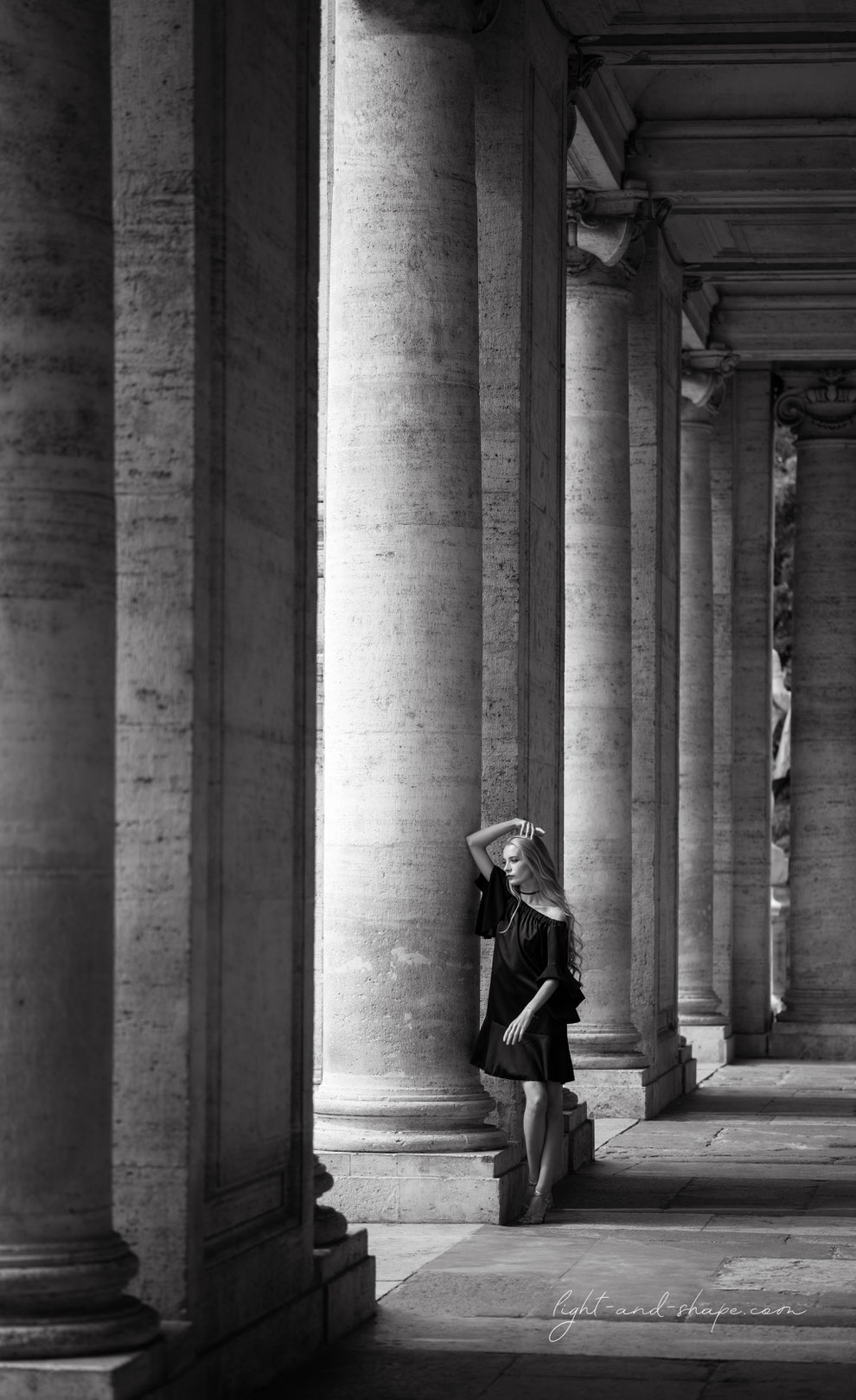 Again, a cropped image to straigthen the columns and to get rid of some clutter