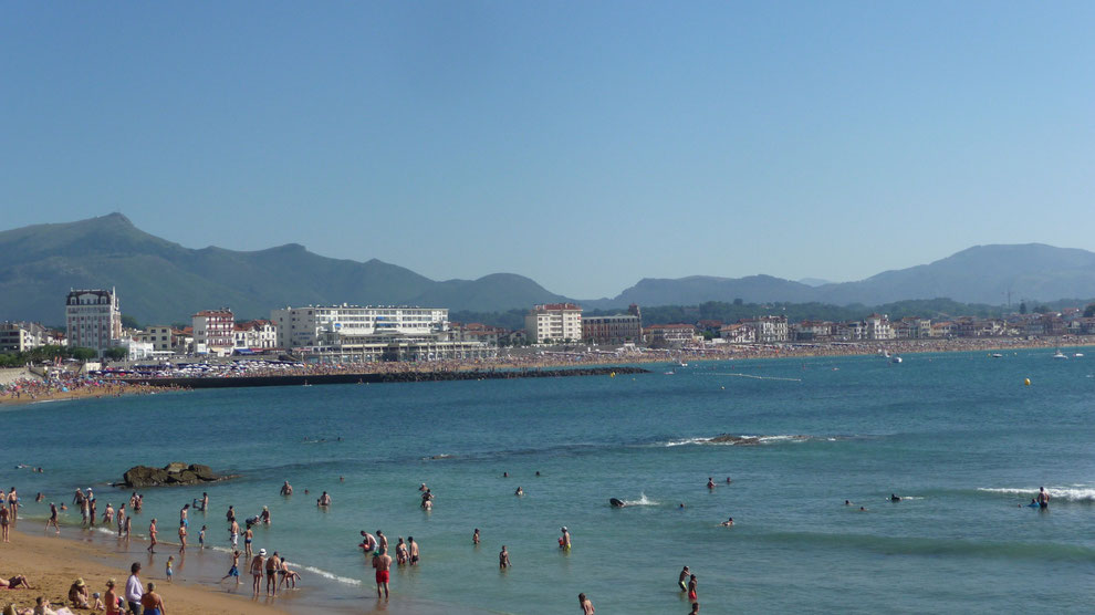 Location d'une maison et d'un appartement à Saint Jean de Luz, Pays Basque, proche plage et mer, centre ville - 50 mètres de la plage - Rent a house and a apartment flat in Saint Jean de Luz, Basque Country, close to the beach, close to the ocean, center