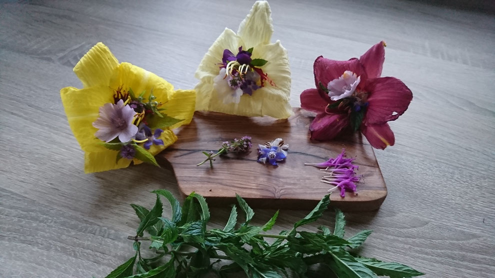 Réalisations de bouchées florales pour les apéritifs, ou les desserts