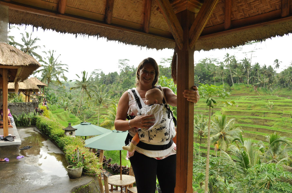 Manduca im Härtetest in den Tropen- Mit Baby in Bali bei den Reisfeldern