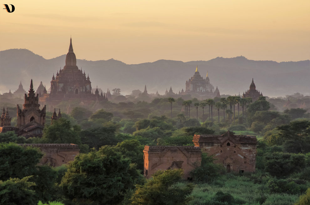 La majestueuse plaine du Royaume de Bagan constellée de 3 000 temples