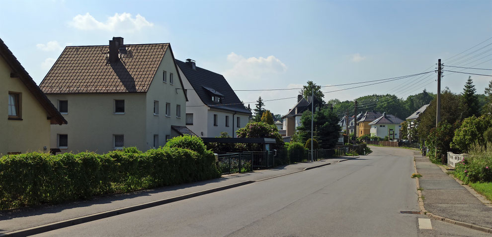 Chemnitz-Glösa-Draisdorf: Blick auf Wohngebäude entlang der Slevogtstraße