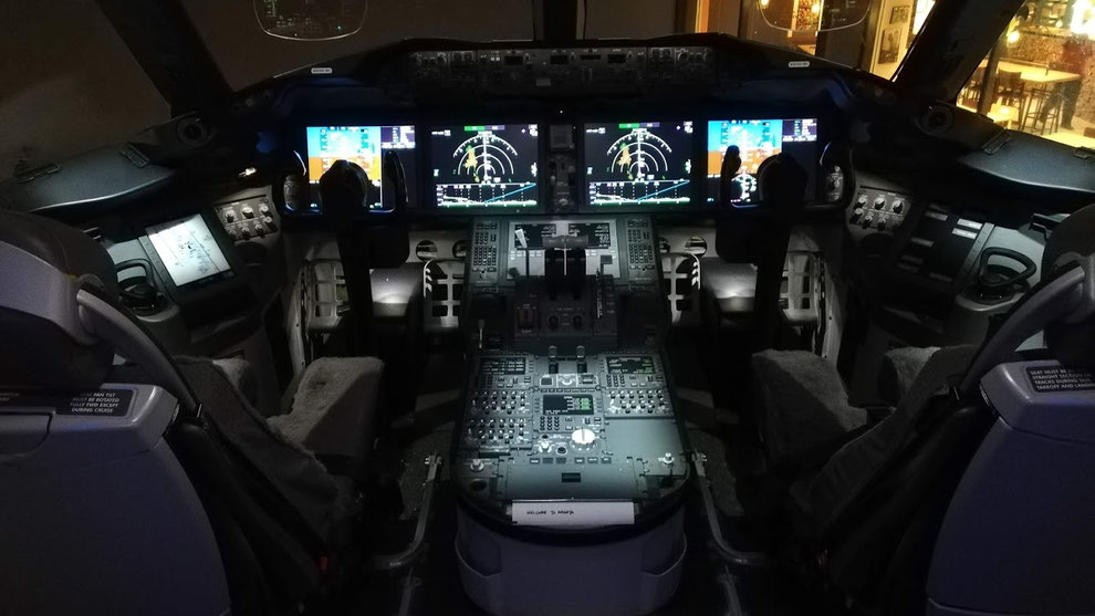 B787コクピット