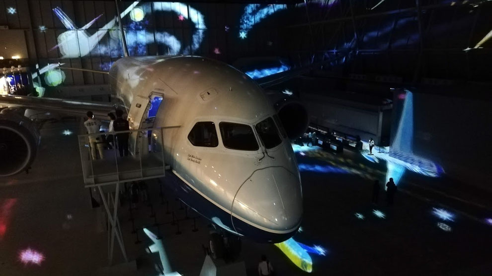 B787プロジェクションマッピング