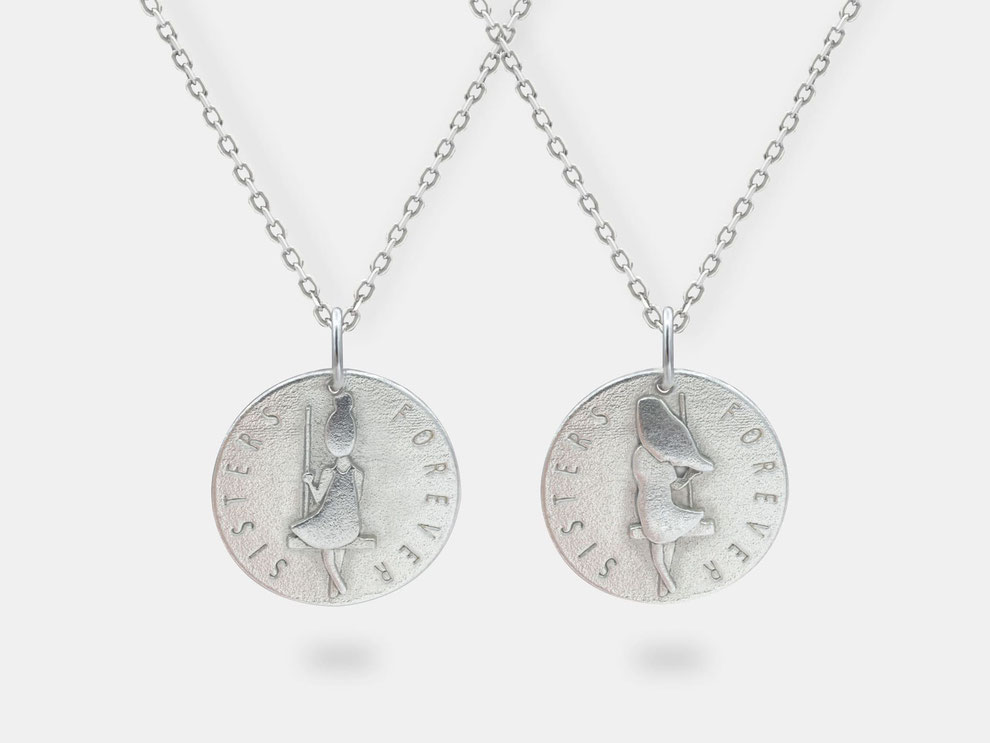 <img src=“/Filigrane-Schwestern-Kette-Schwestern-auf-Schaukel-Anhänger-silber.jpg“ alt=„Filigranes Schwestern Kette mit Schwestern auf Schaukel Anhänger aus 925er Sterling Silber“>