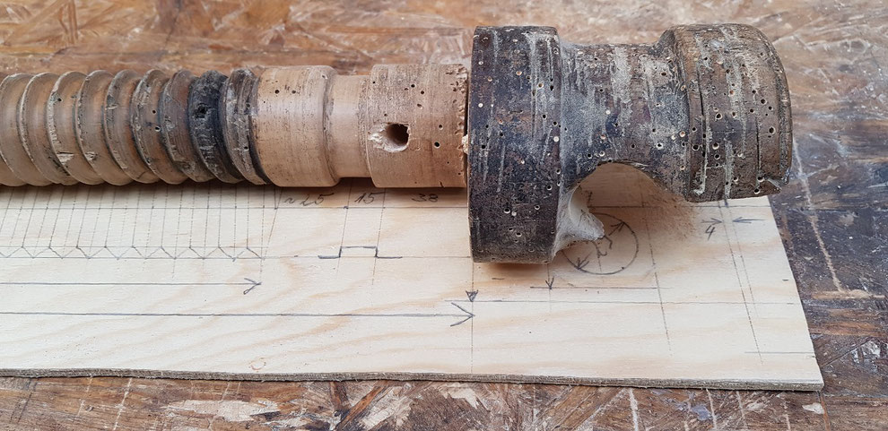 Besides our offering of individually crafted wood vise screws we also offer repair and restoration of classic and historic spindles. Insects destroy wooden vise screw.