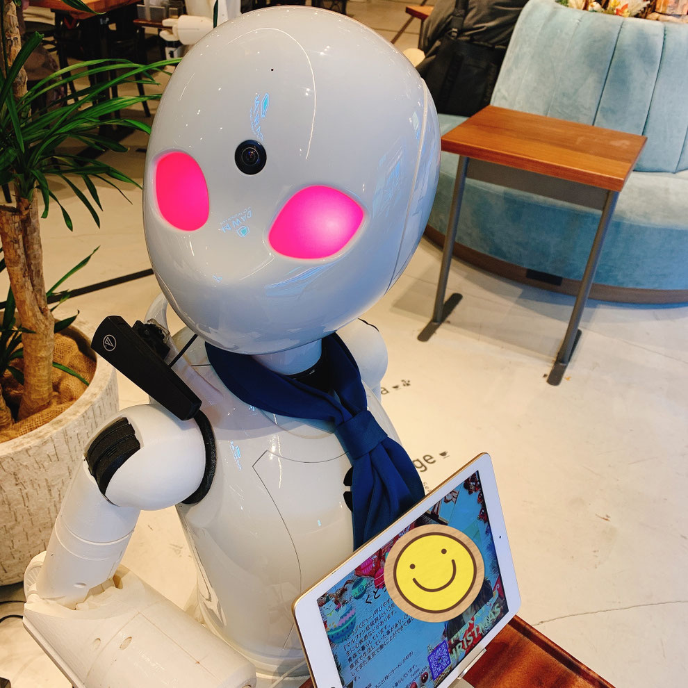 この分身ロボットOriHimeは、障害のある方がリモートコントロールしてるそうです