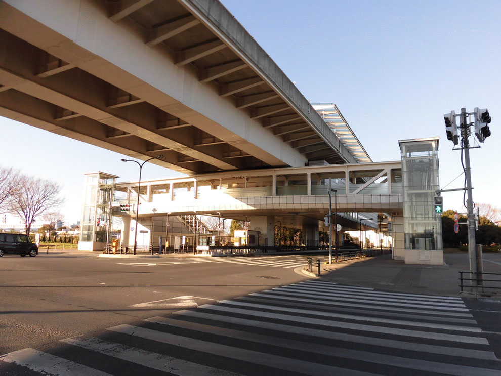 舎人（とねり）公園駅