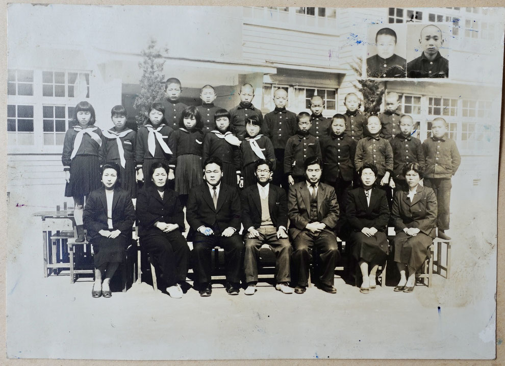 小学校卒業時の幹雄さん（中段右から5番目）