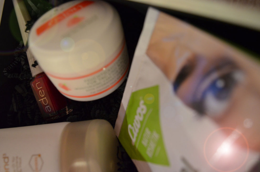 Fünf Beauty Produkte in der PinkBox November