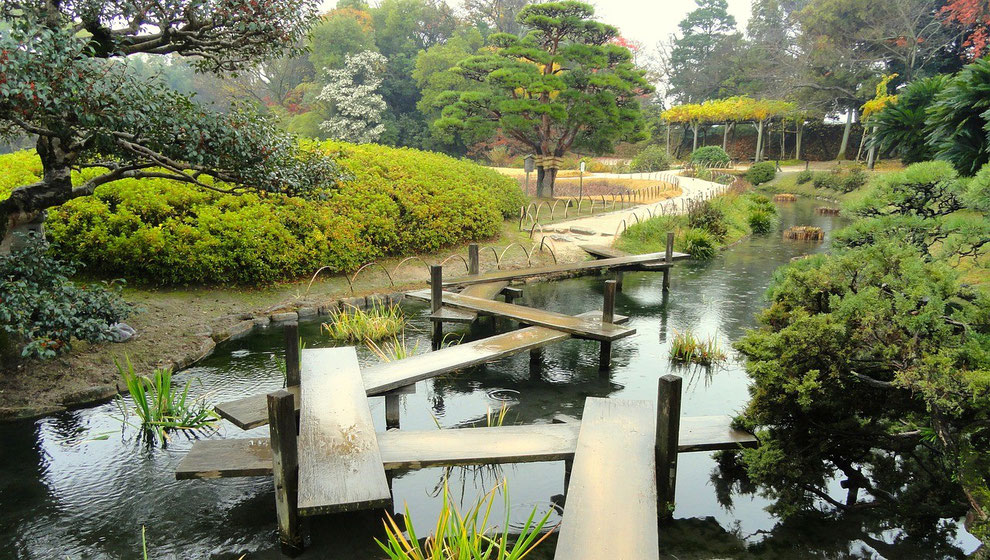 Bild: Roji, Gartenweg