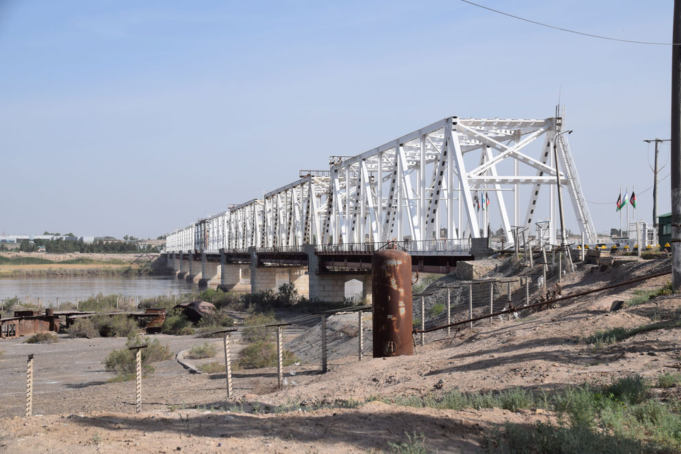 The Afghan-Uzbek Friendship bridge connecting Hairatan in Afghanistan with Termez in Uzbekistan (Franz J. Marty, 19th of April 2021)