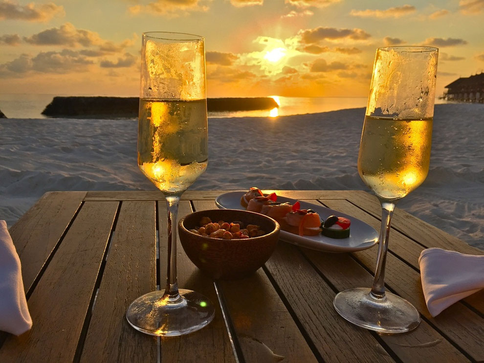 モルディブのビーチサイドディナー