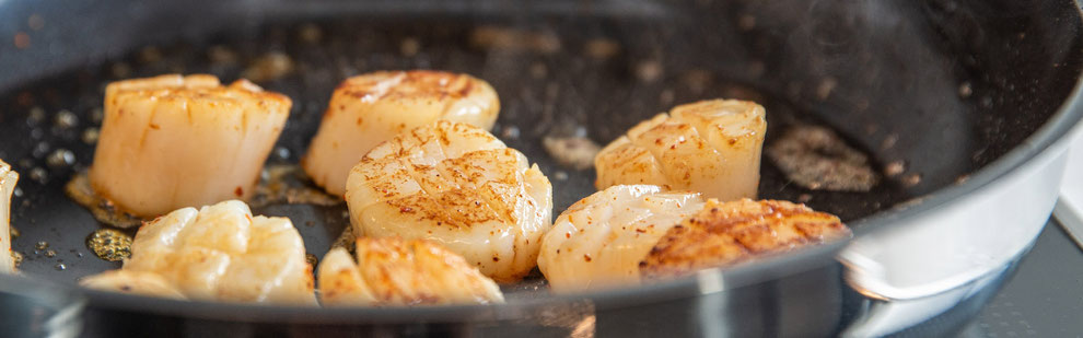 KochSuite Freiburg Kochkurs Krustentiere – Jakobsmuschel in der Pfanne