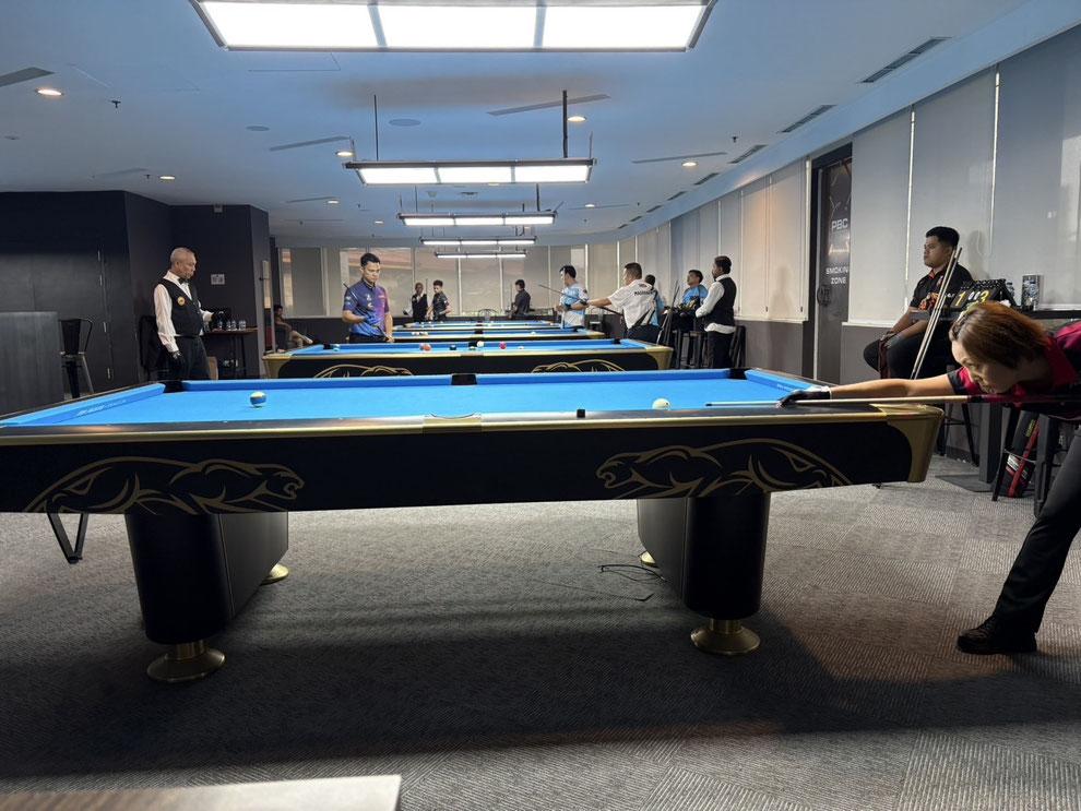 シュートアウトを撞く丸岡文子。撮影：佐原弘子