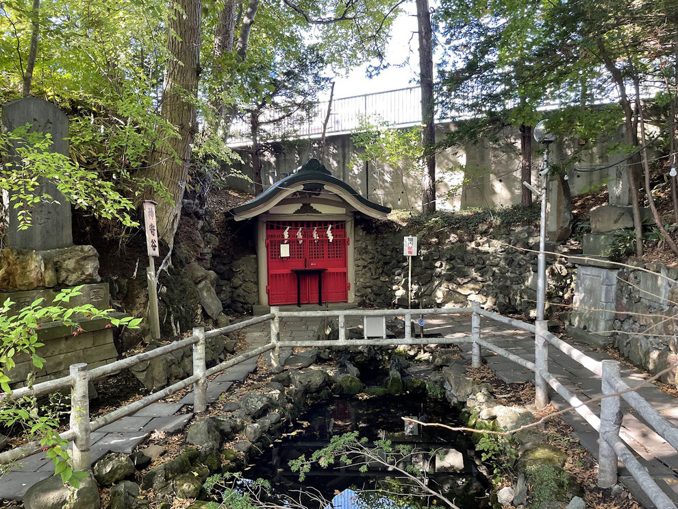 白石神社の霊泉