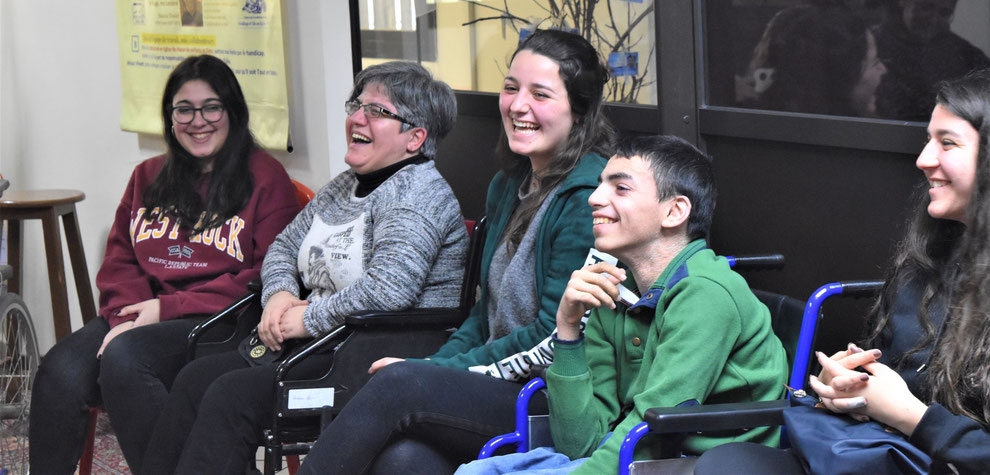 Elèves écoles Liban et jeunes atteints de handicap au Foyer