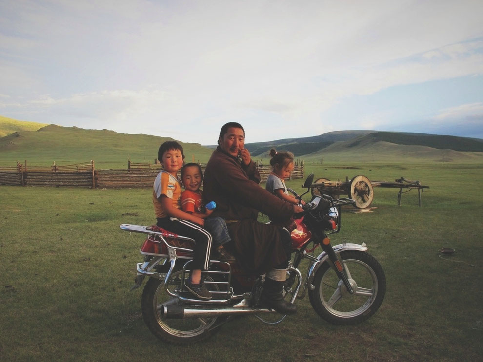 bigousteppes mongolie rencontre yourte moto nomades