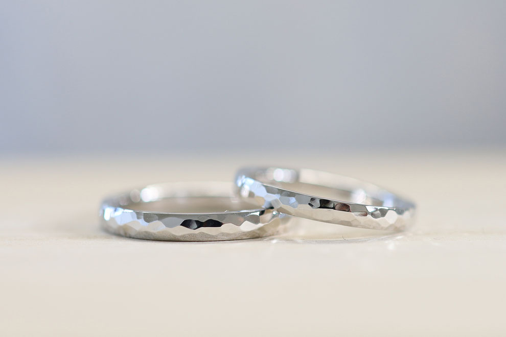 渋谷・代々木上原店の手作り結婚指輪工房MATEIの愛鎚の結婚指輪です。