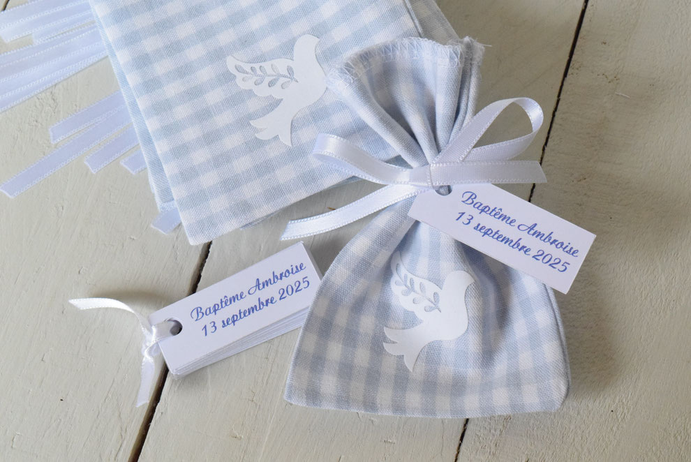 pochon pour baptême vichy bleu ciel colombe
