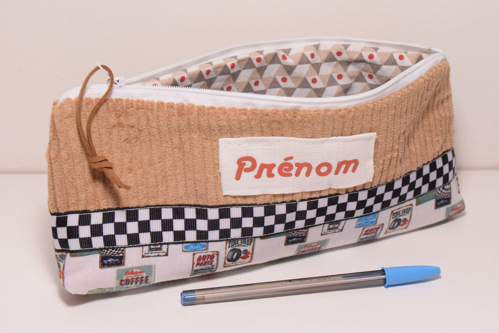 Trousse école scolaire à personnaliser prénom garçon - camel velours drapeau damier voiture course