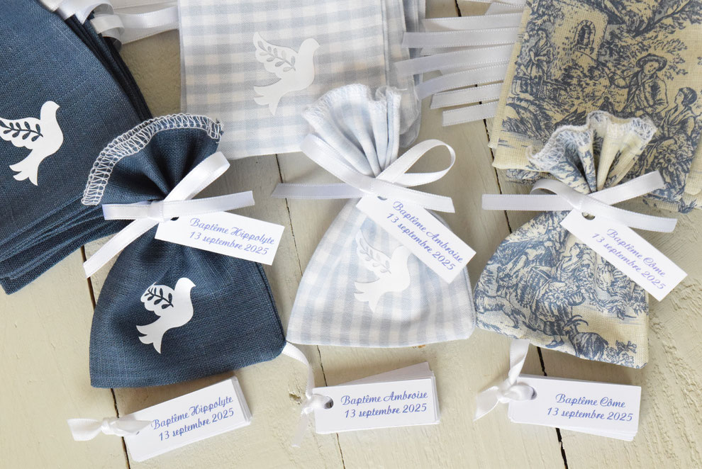 Pochon dragées colombe vichy bleu ciel - lin bleu colombe- toile de jouy bleu - baptême communion bébé garçon