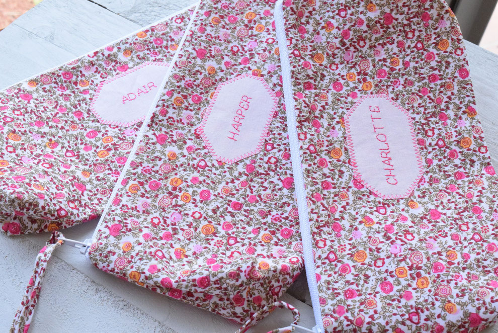 Trousse école prénom fille à personnaliser avec broderie prénom, tissu motif fleurs Liberty
