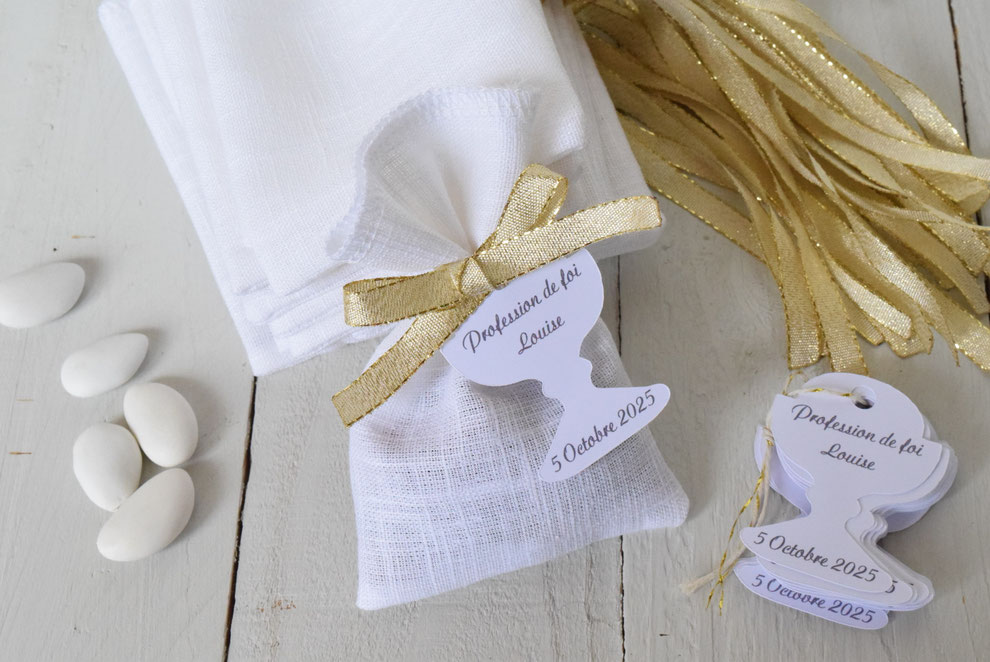 Pochon dragées en lin naturel et étiquette personnalisée pour communion