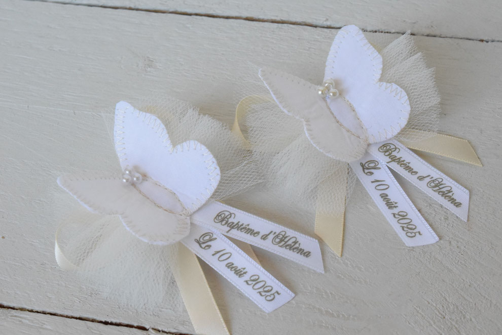 Broche papillon personnalisée avec le prénom et date de la cérémonie