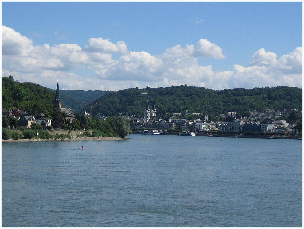 Blick auf Filsen (rechtsrheinisch) und Boppard (linksrheinisch)