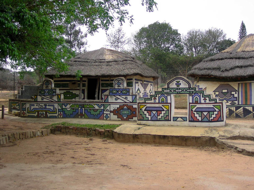 Fabenprächtige Häuser der Ndebele