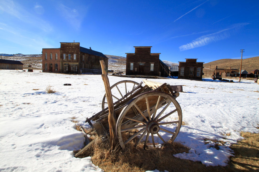 The Budweiser special "Swing Out Sweet Land", hosted by John Wayne, used Bodie Ghost Town in California as a set. 