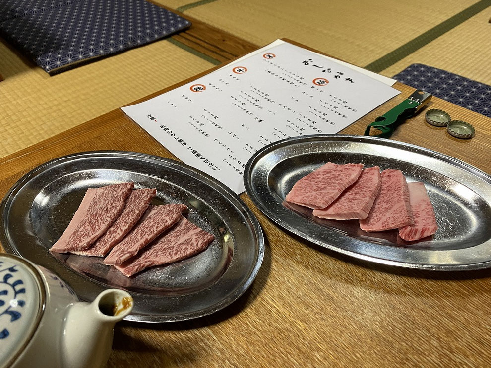 焼肉玄の牛カルビと牛ロース