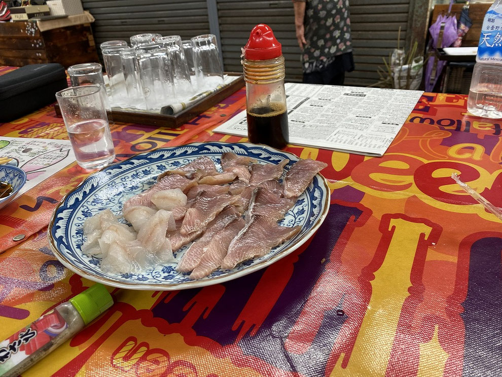 かあちゃんの店で食べる最後の刺身