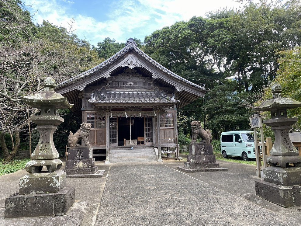 鎮懐石八幡宮の本殿