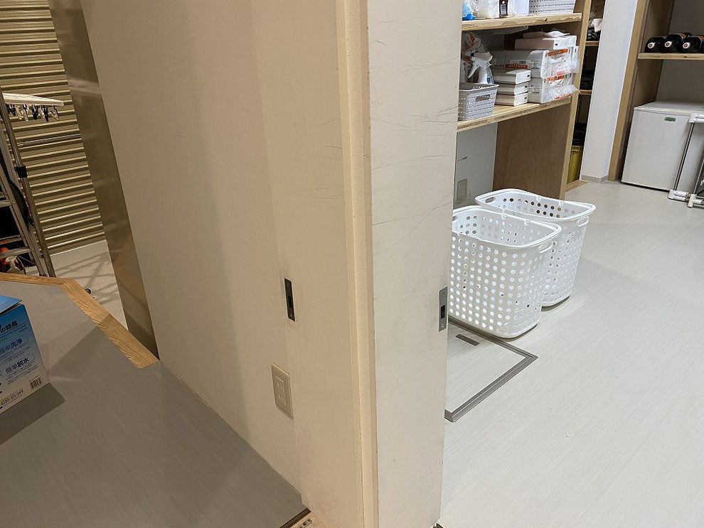 受け金具の取り付け前の枠