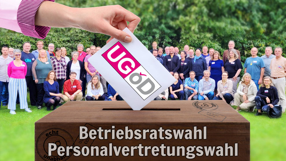 UGÖD-Gruppenfoto im Grünen. Im Vordergrund eine Hand, die ein Kuvert in eine Wahlurne wirft.