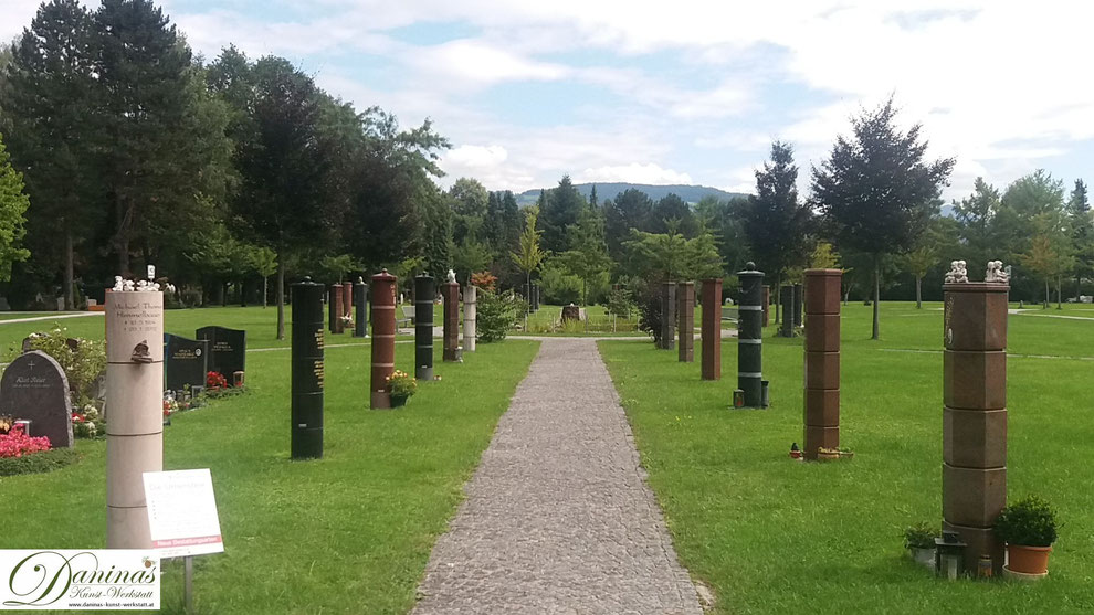 Urnenstellen am Salzburger Kommunalfriedhof. Der wunderschöne Salzburger Kommunalfriedhof ist einen Besuch Wert