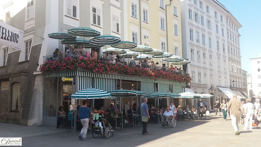 Café Tomaselli am Alten Markt in Salzburg, das älteste erhaltene Kaffeehaus im heutigen Österreich