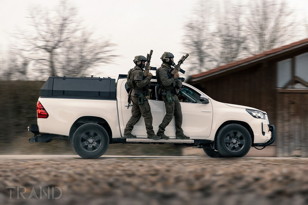 viyskovi-pikapi-zsu-military-tuning-tuning-avto-dlya-frontu-volonterski-fondi