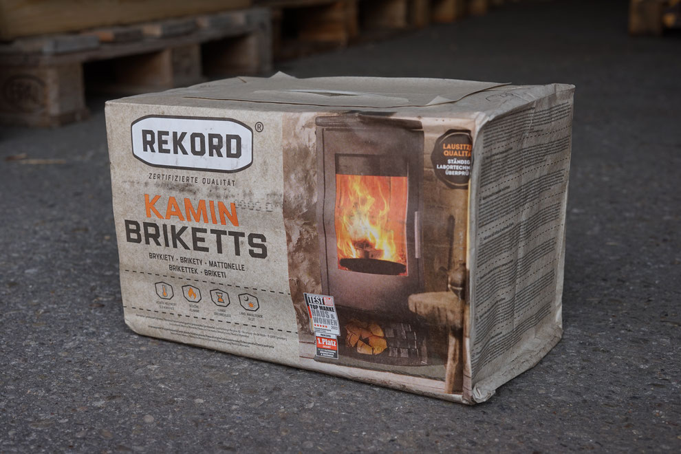 REKORD Braunkohlebriketts 10-kg-Papiertasche