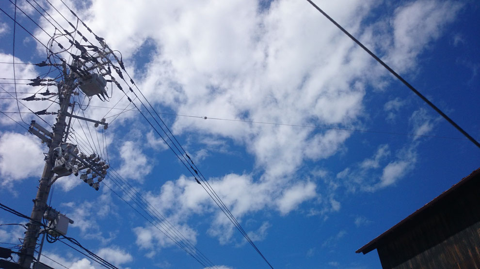 台風11号接近前日の空