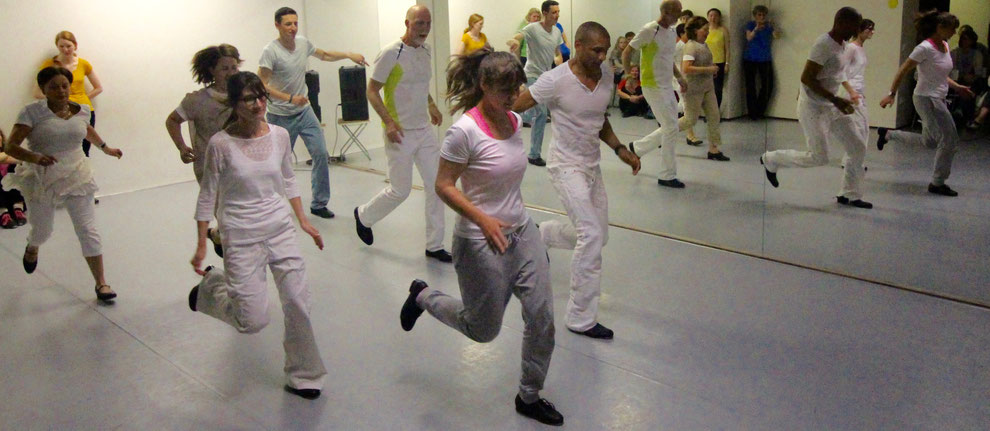 Stepptanz zu Swing, Popmusik, Rockmusik, Evergreens
