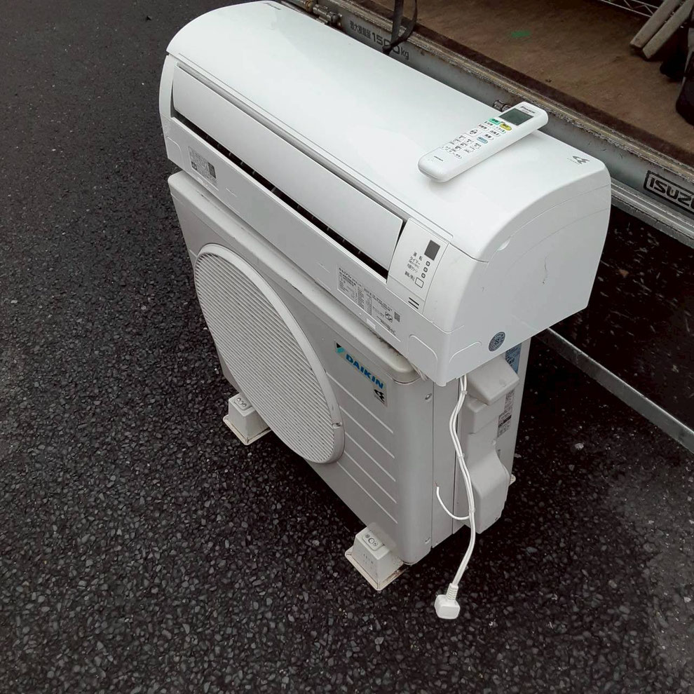 千葉県、成田市、囲碁台　のお客様  出張で家電や家具の買取り,不用品粗大ゴミ回収処分の作業を致しました