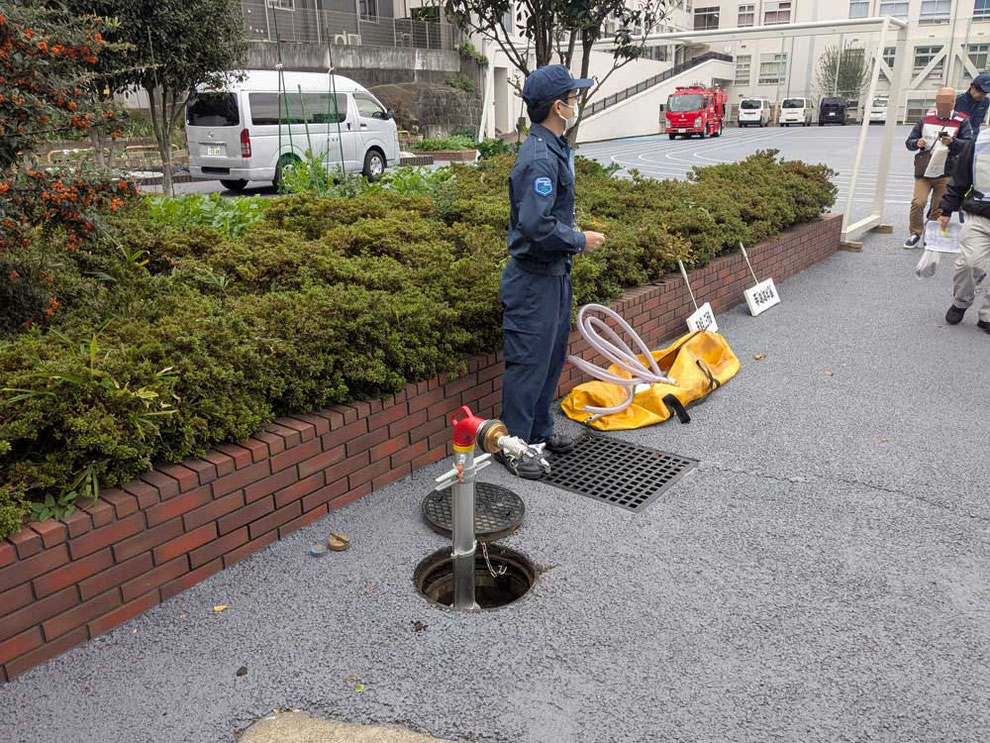 応急給水栓の設置方法を確認