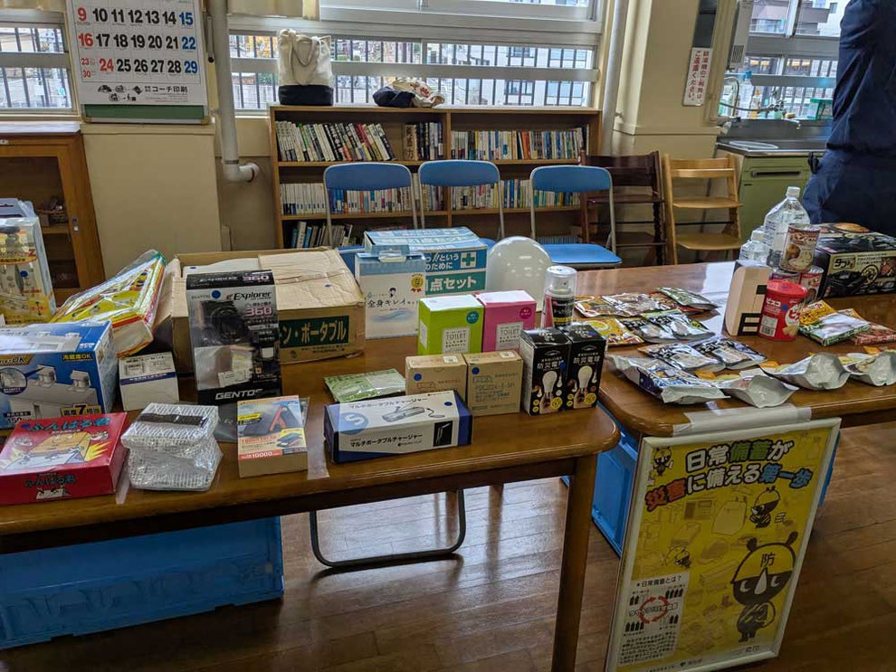 災害対策グッズの紹介や、災害時のトイレ問題を紹介いただきました。おおよそ1回のトイレで200グラム前後×1日5回×家族の人数分のトイレゴミが出る対策は必要です。