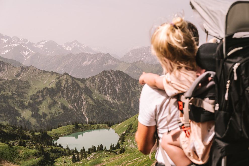 Jägersberg – your happy place in the Bavarian Alps High above Oberstdorf, where comfort feels natural and the view never gets old. Member of Mountain Hideaways ©Mela Hipp