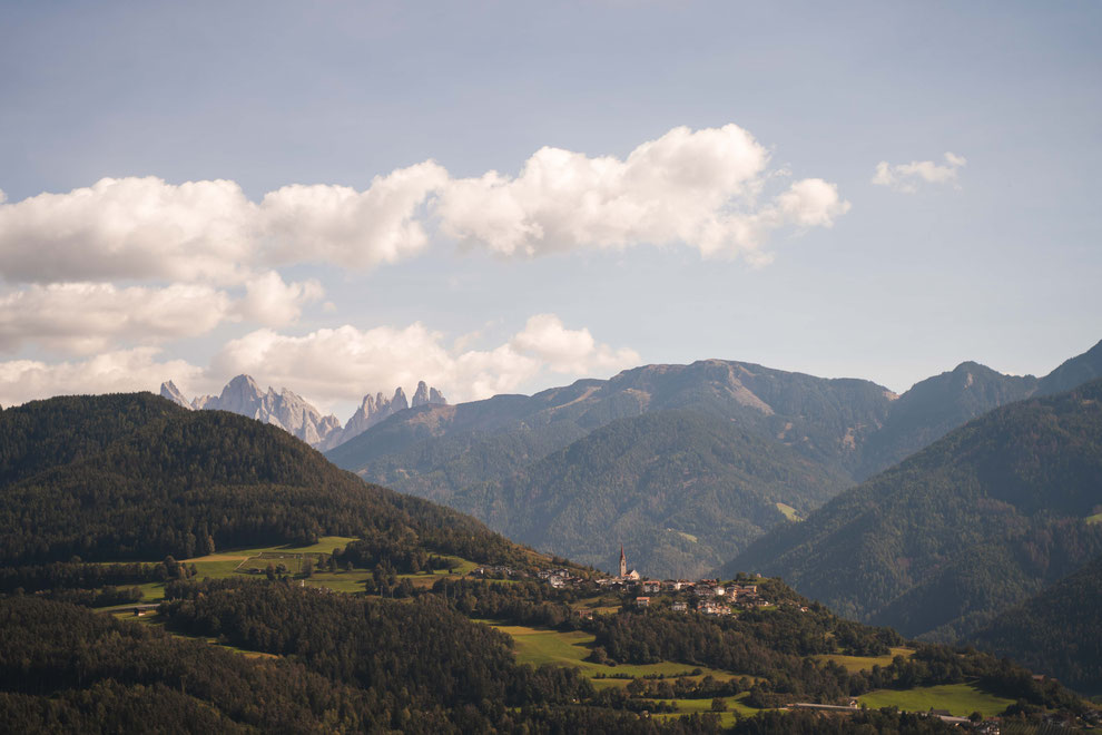 Wanderung am Keschtnweg, Eisacktaler Kastanienweg, Brixen - Südtirol  ©Lena Sulzenbacher