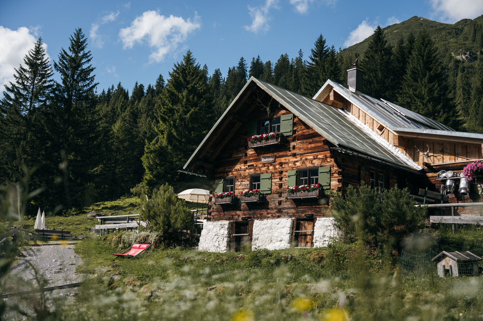 Walser Art • Apartmenthaus im Kleinwalsertal - Vorarlberg • Member of Mountain Hideaways - die schönsten Hotels in den Alpen • ©MarikaUnterladstätter